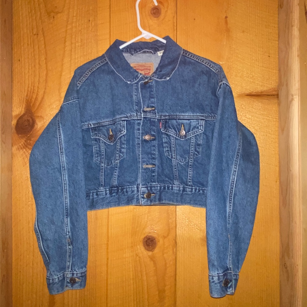 Cropped Levi trucker jacket